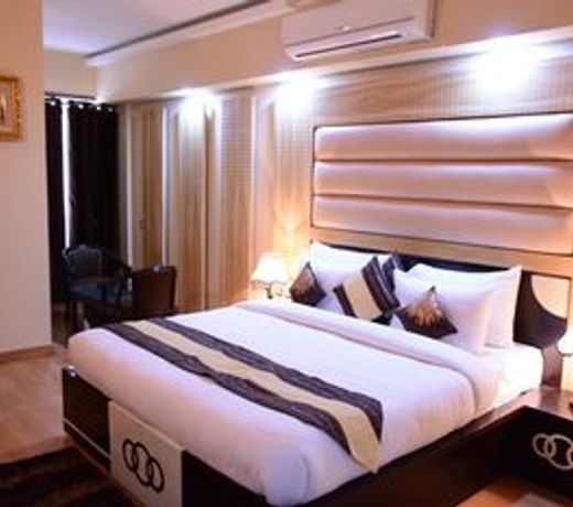 SK Crown Park Naraina