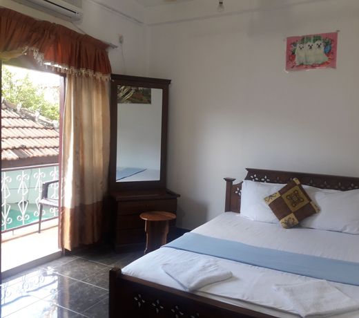 HOTEL BLUE WHALE