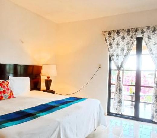 Casa De Los Pajaros - B&B