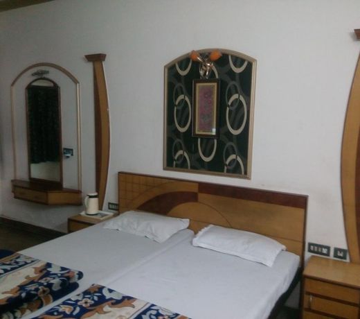 Minar Hotel