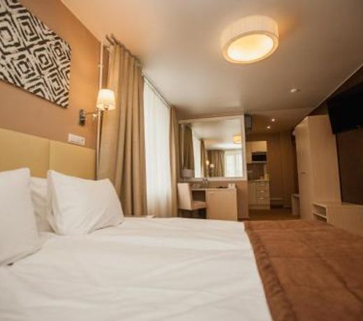 Ya - Hotel