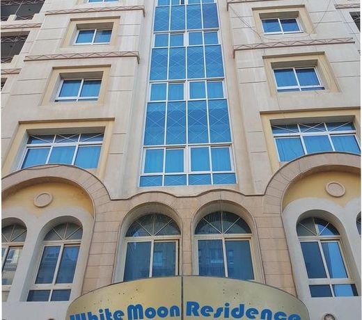 White Moon Hotel & Suites Apartment