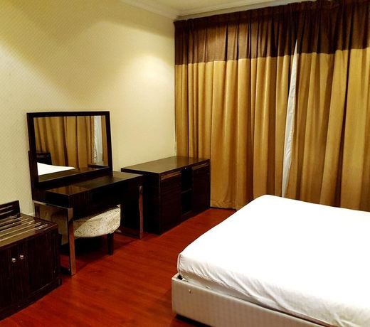 White Moon Hotel & Suites Apartment