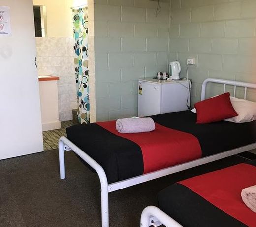 The Oxford Hotel-Motel