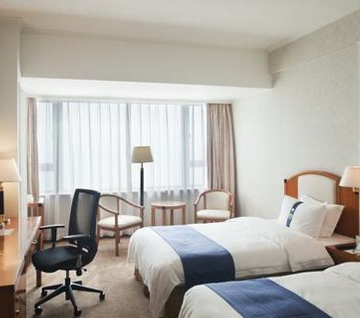 Holiday Inn Wuhan Riverside, an IHG Hotel