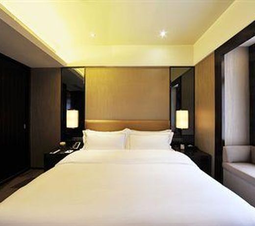 Wuhan Royal Suites & Towers Hotel
