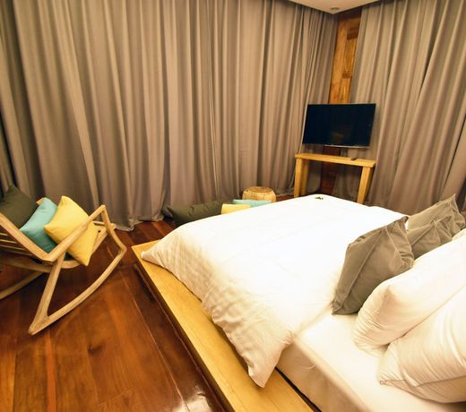 The Nine Thipthara Klongson Resort