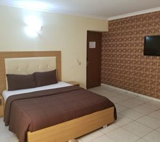 Peemos Place Warri