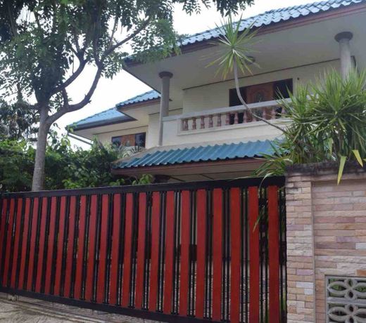 For Friends 512 House