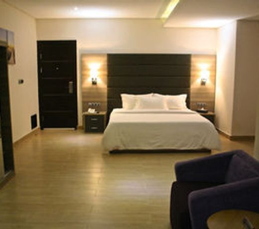 Scarlet Lodge