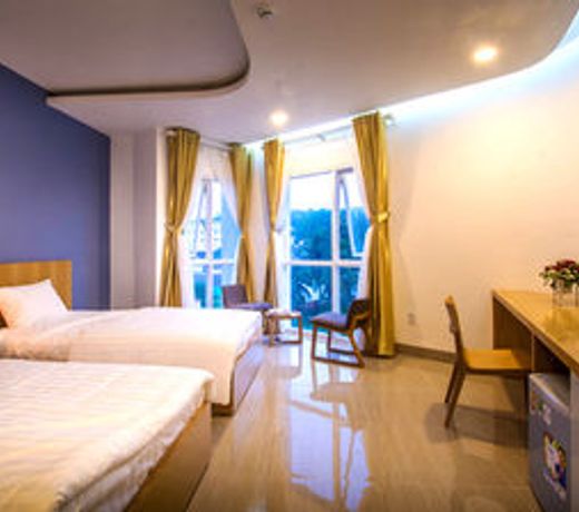 Sailing Hotel