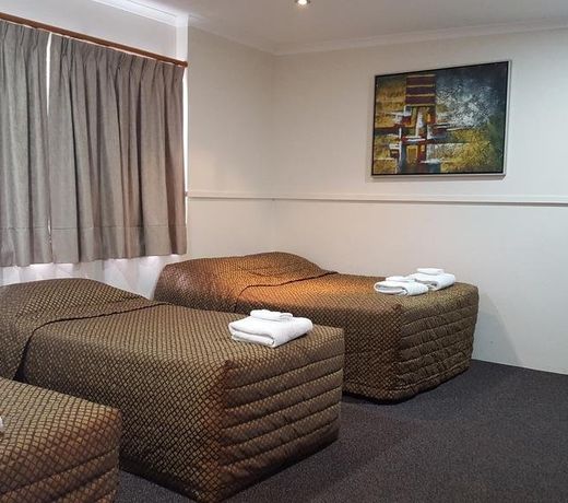 The Commercial Hotel Motel