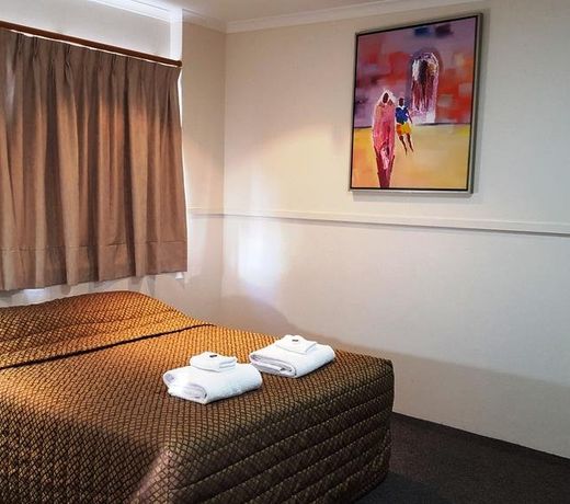 The Commercial Hotel Motel