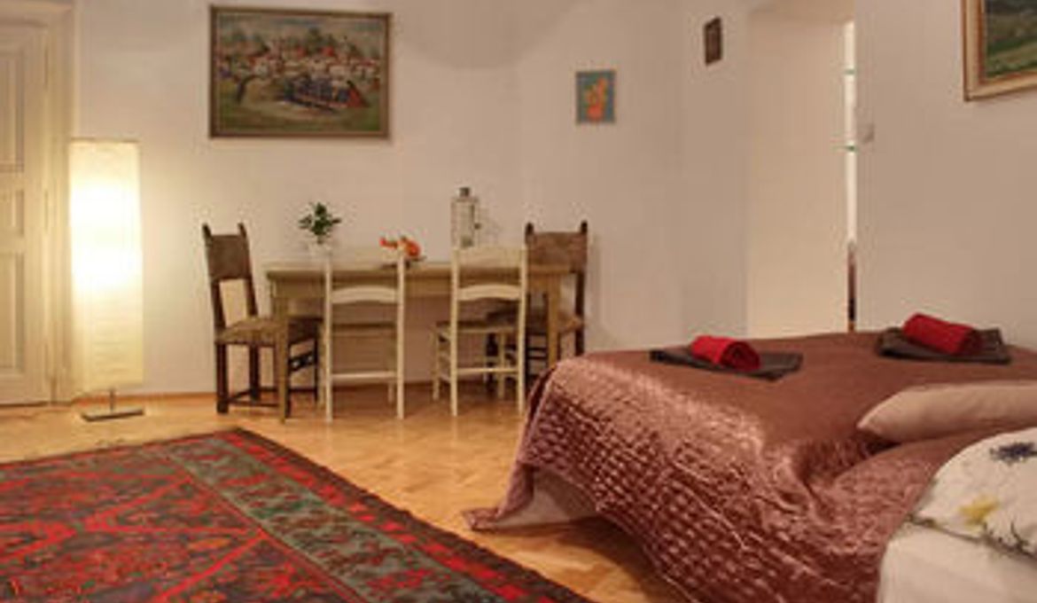 Bohemia Antique Apartment