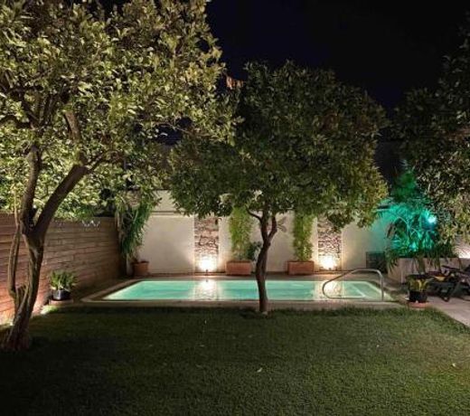Apartamento Bizcocheros con piscina y jardÃ­n privado