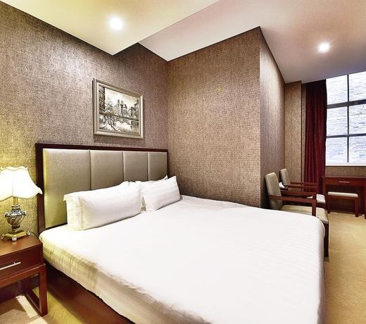 Megaboom City Hotel