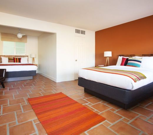 Santiago Resort - Palm Springs Premier Gay Menâs Resort