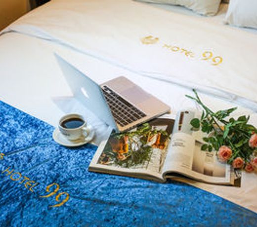 Hotel 99