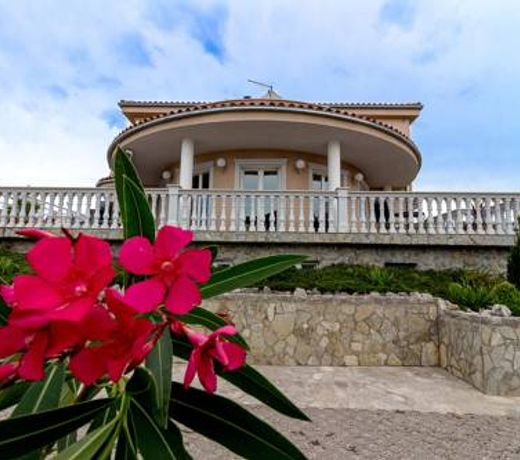 House Ceca