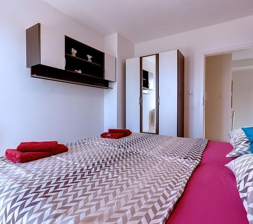 House Ceca