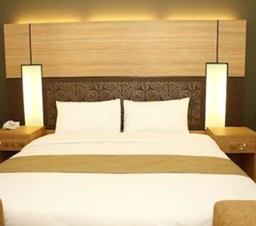 Grand Medallion Hotel