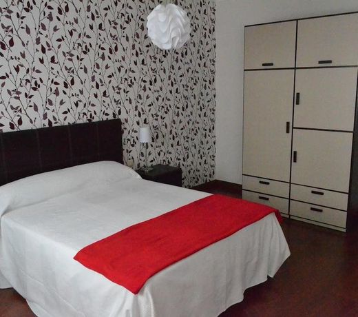 Apartamento Acueducto, tres dormitorios y parking gratis
