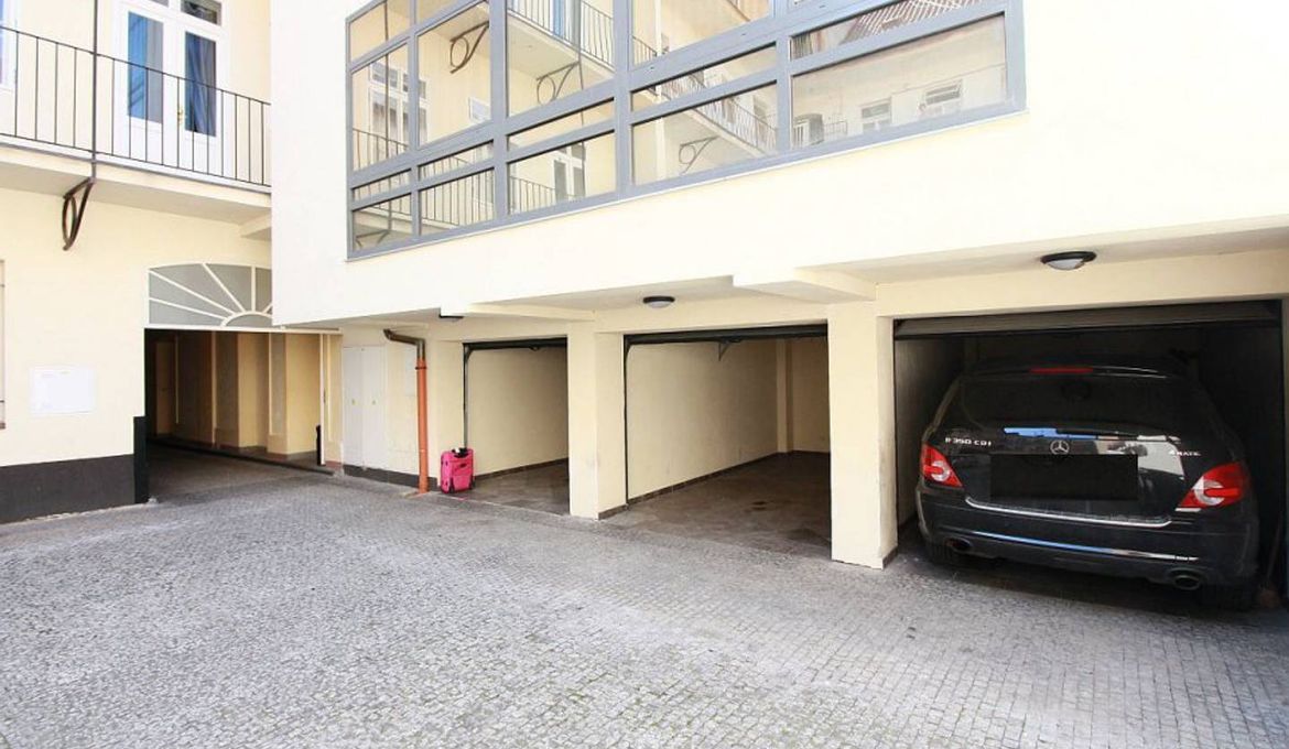 Ruterra Red Roofs View With Garage