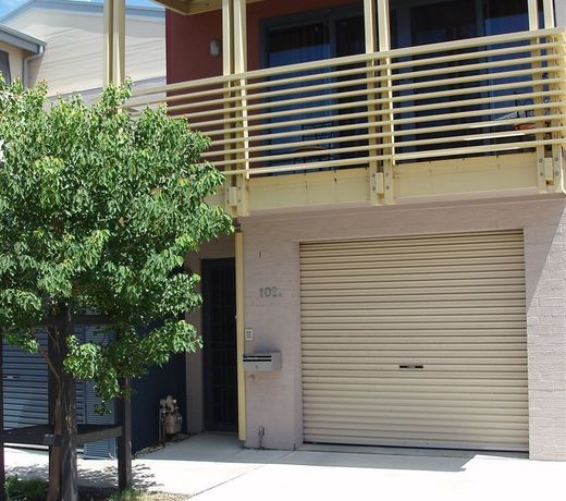 Newcastle Harbourside Terraces