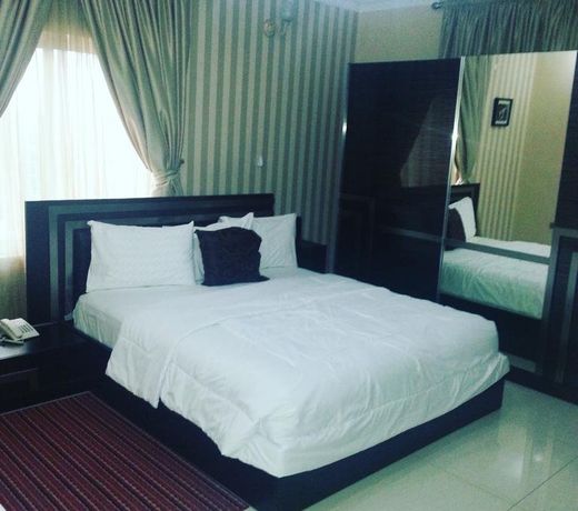 Tenache Hotels