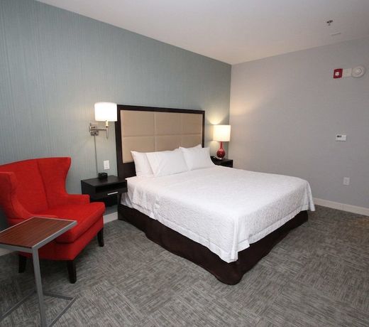 Hampton Inn- Suffolk