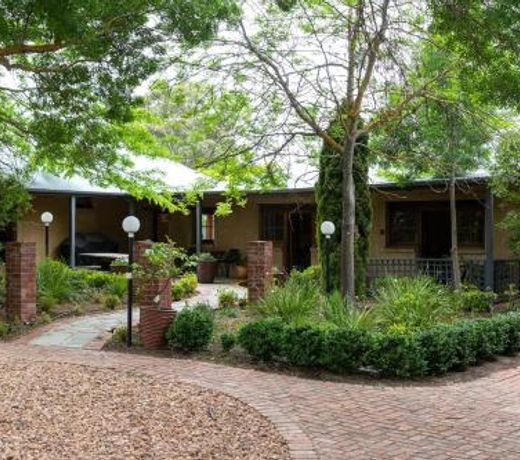 Kaesler Cottages