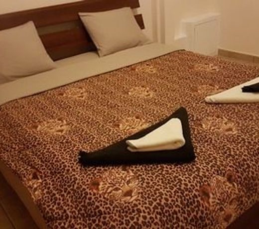 Villa Leonidas Near Athens Airport