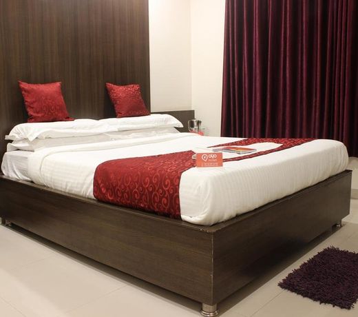 OYO 1868 Gandhibagh
