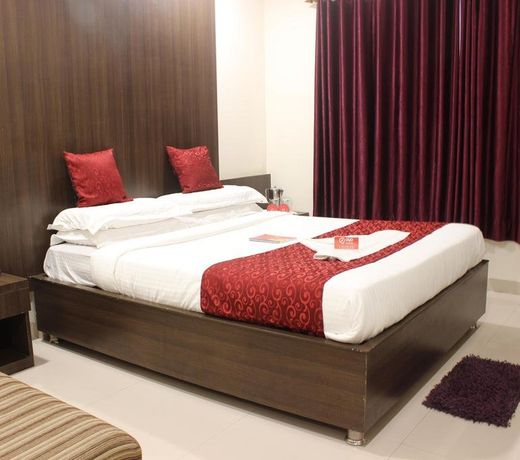 OYO 1868 Gandhibagh