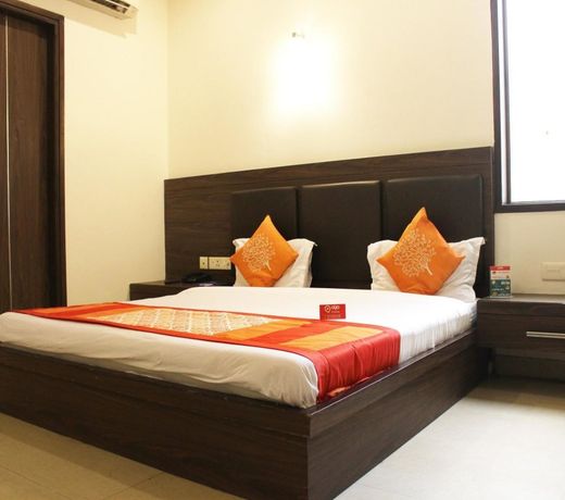 OYO 1446 Hotel Heera Celebration