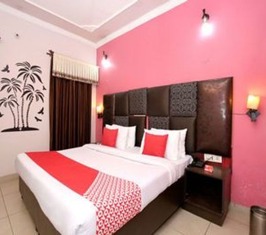 OYO 1357 Hotel Seema'z