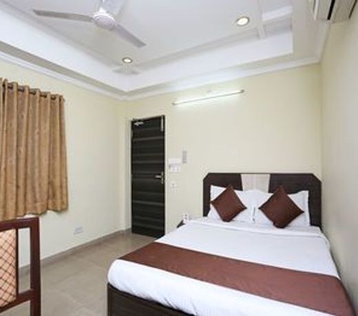 OYO 1108 Hotel Saraswathi Residency