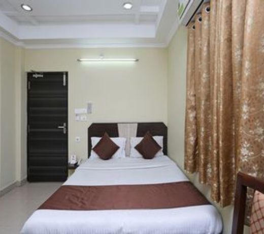 OYO 1108 Hotel Saraswathi Residency