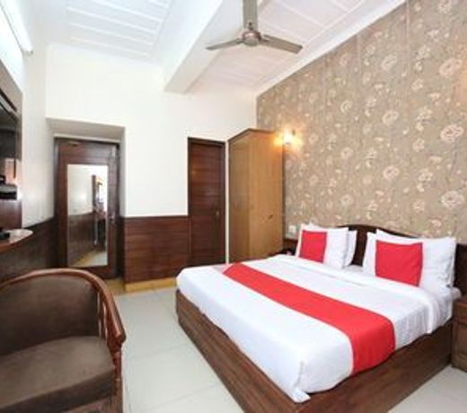 OYO 1933 Hotel City Paradise