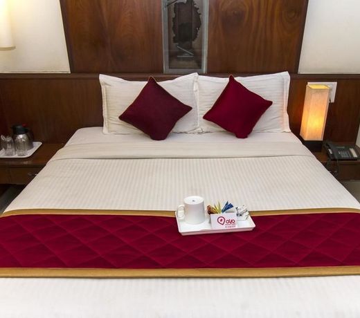 OYO 667 Hotel Vaishnavi Residency