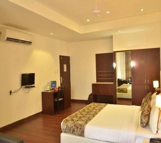 OYO 2037 Hotel Manor
