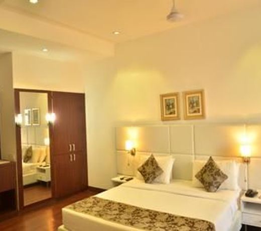 OYO 2037 Hotel Manor