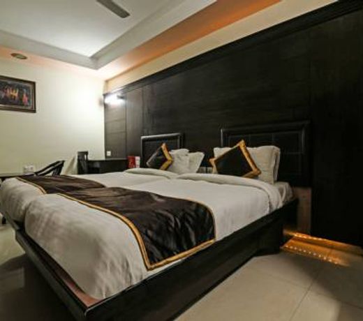 OYO 1835 Sun Hotel Agra
