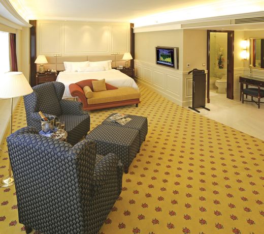Crowne Plaza Hotel & Suites Landmark Shenzhen, an IHG Hotel - Nearby Luohu Border, Indoor heated swimming pool, Receive RMB100 SPA coupon upon check-in