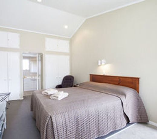 Colonial Court Motor Inn
