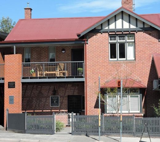 McKenzie House
