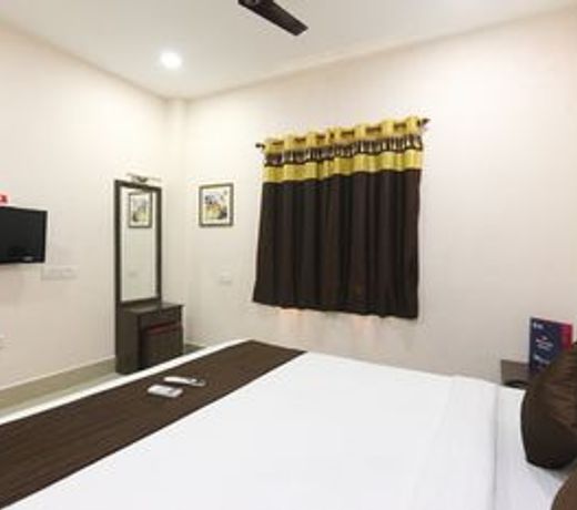 OYO 1246 Raaj Residency