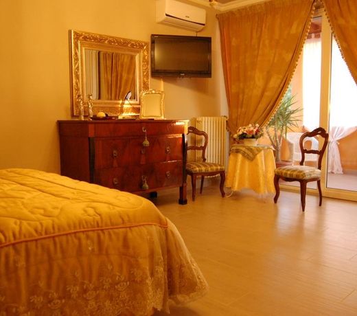 Villa Lucrezia
