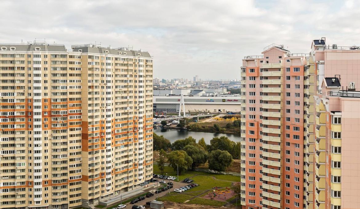 Рядом с Павшинским мостом