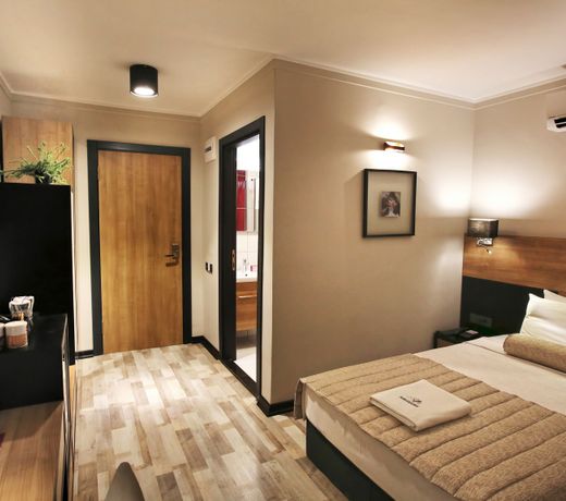 Kalevera Hotel
